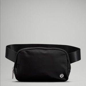🍋Lululemon Everywhere Belt Bag Black BLK